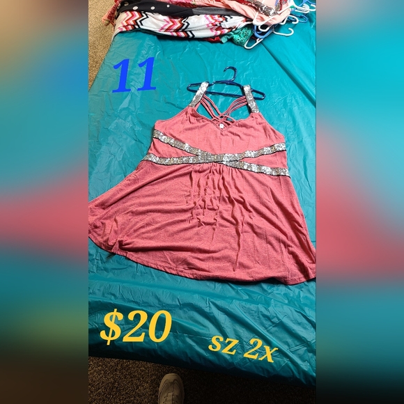 Rose gal tank - Picture 1 of 1